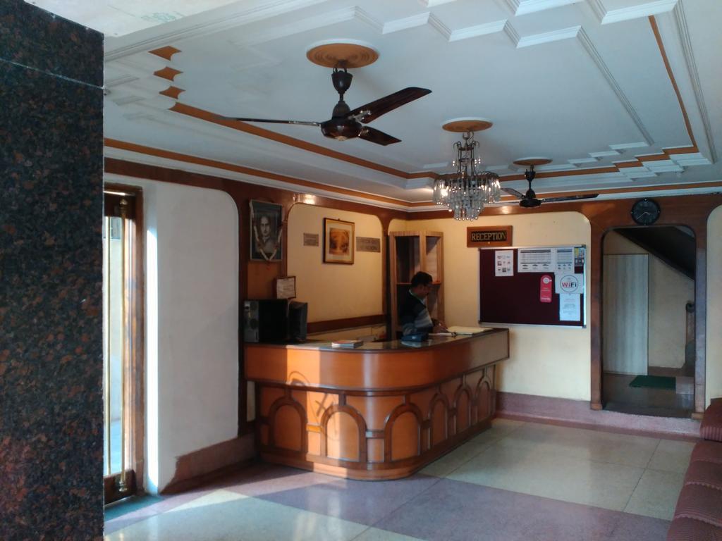 Hotel Ajaya Váránaszi Kültér fotó